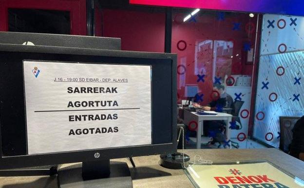 El Eibar ha colgado el rótulo de 'entradas agotadas/foto sd eibar