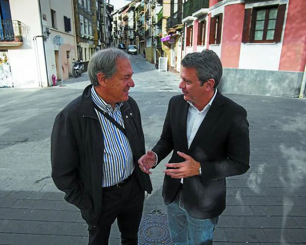 Un rincón. Gerardo García y José Antonio Santano presentaron la convocatoria. /  F. DE LA HERA
