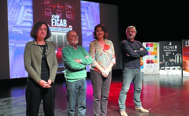 Jurado. Mònica Borrell, Juanmi Gutiérrez, Jone Karres y Oriol Vicente./F. DE LA HERA