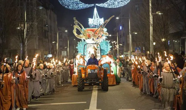 Días de emociones. La Cabalgata de Reyes tendrá lugar en domingo este año./F. DE LA HERA