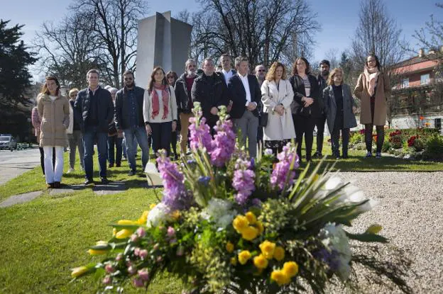 Ofrenda en memoria de las víctimas  del terrorismo