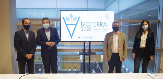 Iñigo Ansola, José Antonio Santano, José Ignacio Asensio y Maialen Gaztañaga en la presentación de la feria Bioterra 2020. / F. DE LA HERA