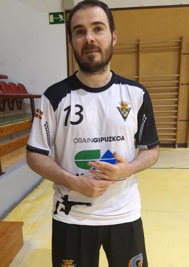 Mikel Iraeta lleva siete temporadas con el Amenabar Zarautz. / ETXEBERRIA