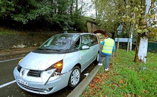 Un 25% menos de accidentes de tráfico y muertes en carretera en Euskadi este año