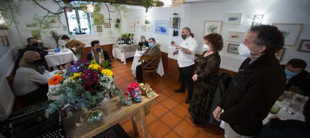 Sonia García y Félix Manso celebraron en su restaurante un evento en el que los asistentes pudieron disfrutar de un menú elaborado en torno a la trufa. / FOTOS DE LA HERA