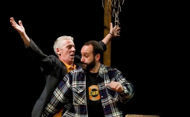 Txubio Fernández y Miguel Garcés, en una escena del espectáculo. /