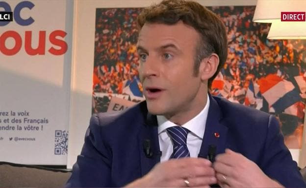 Emmanuel Macron, during the interview this Monday on French television.