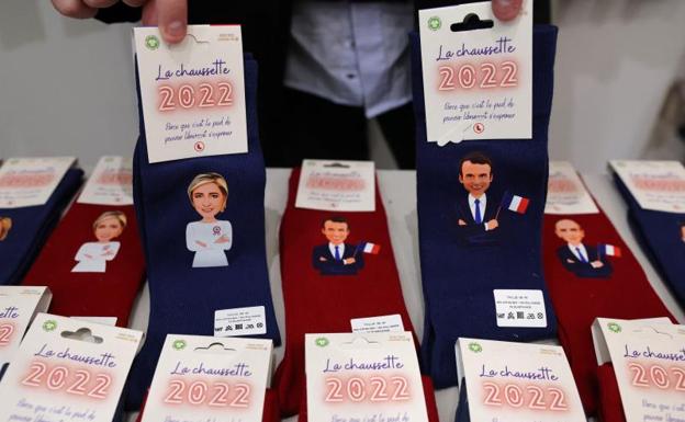 Socks with the image of some candidates for the French elections. 