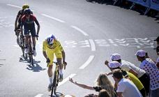 Van Aert suelta a AdamYates y Jonas Vingegaard en la última rampa del Cap Blanc-Nez, en Calais./EP