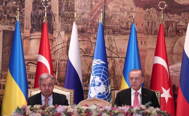 The Secretary General of the UN, António Guterres, and the President of Turkey, Recep Tayyip Erdogan, this Friday in Istanbul