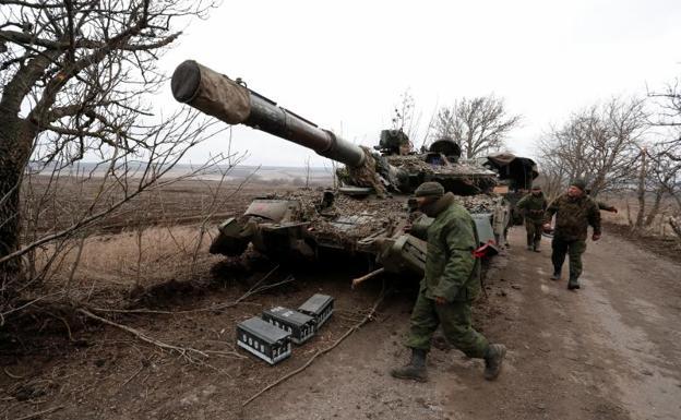 Pro-Russian militiamen in the vicinity of Donetsk. 