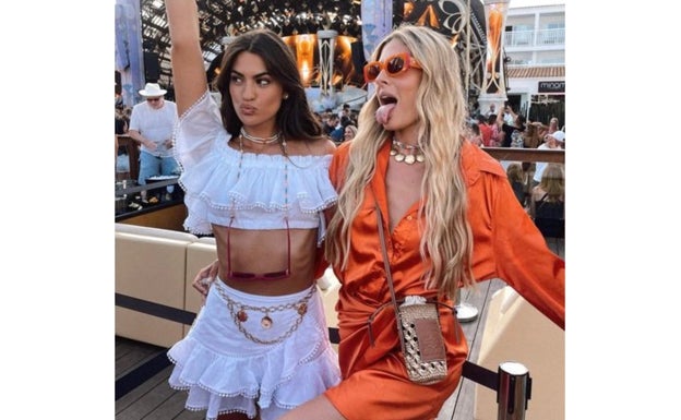 Marta Lozano con Teresa Andrés en Ushuaia.