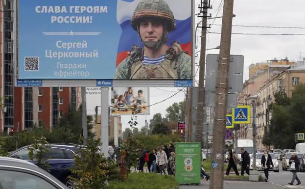 An advertising campaign invites to enter the Russian Army, in Saint Petersburg. 