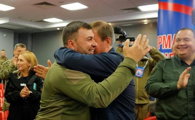 The leader of the self-proclaimed Donetsk People's Region, Denis Pushilin (left), and the secretary of the General Council of the United Russia party, Andrey Turchak, in Donetsk on Tuesday.