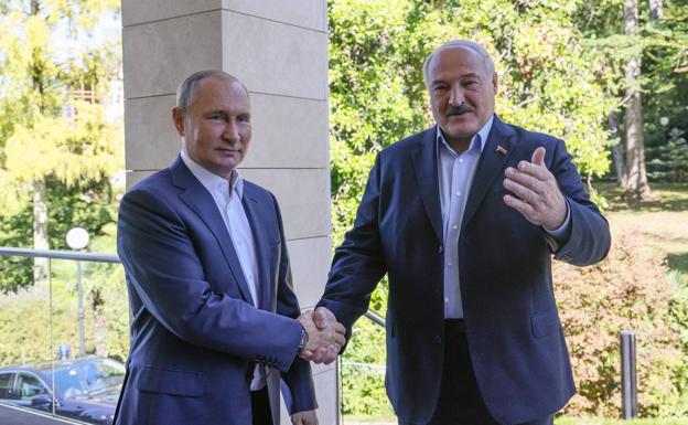 Vladimir Putin and his Belarusian counterpart and faithful ally, Alexander Lukashenko.