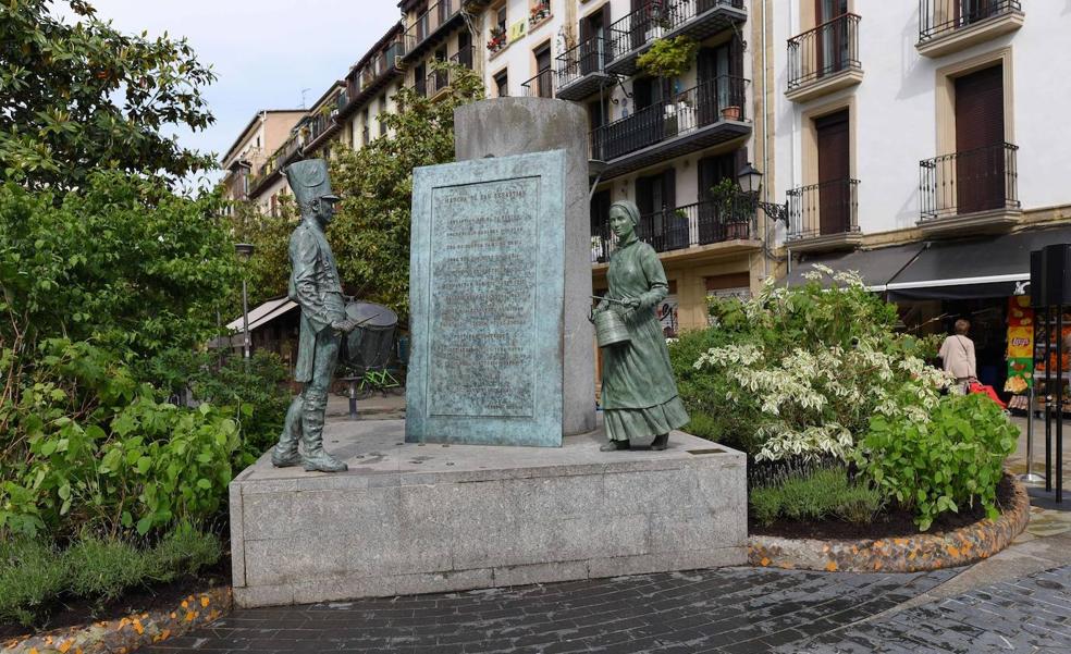 La recolocación del monumento al tamborrero en plaza Sarriegi se realizará el mes que viene