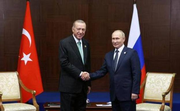 Russian President Vladimir Putin and Turkish President Recep Tayyip Erdogan during a meeting in Kazakhstan. 