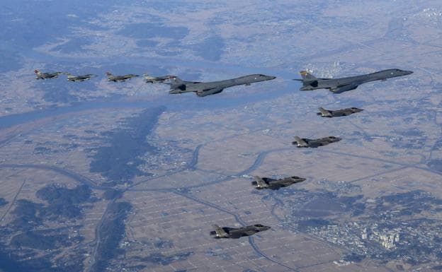 Two B-1 strategic bombers joined this Saturday the large-scale combined air exercises that South Korea and the United States are carrying out on the Korean peninsula, where the deployment of these aircraft has not been seen since 2017.